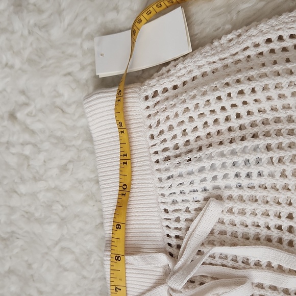 Abercrombie and Fitch Crothet -Style Coverup Short Size S Cream - Picture 7 of 8